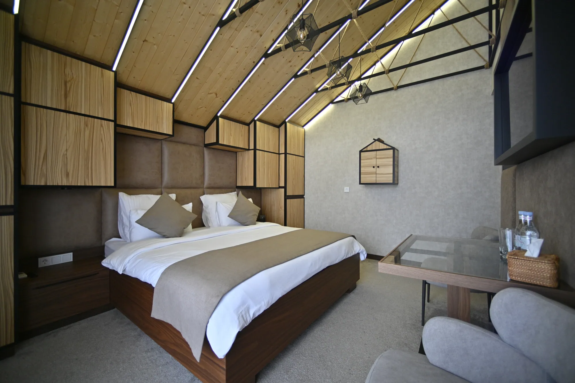 room 10 2nd image