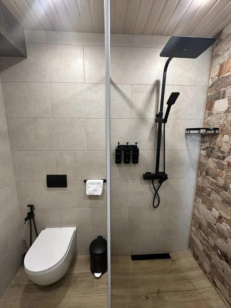 room 2 bathroom 2