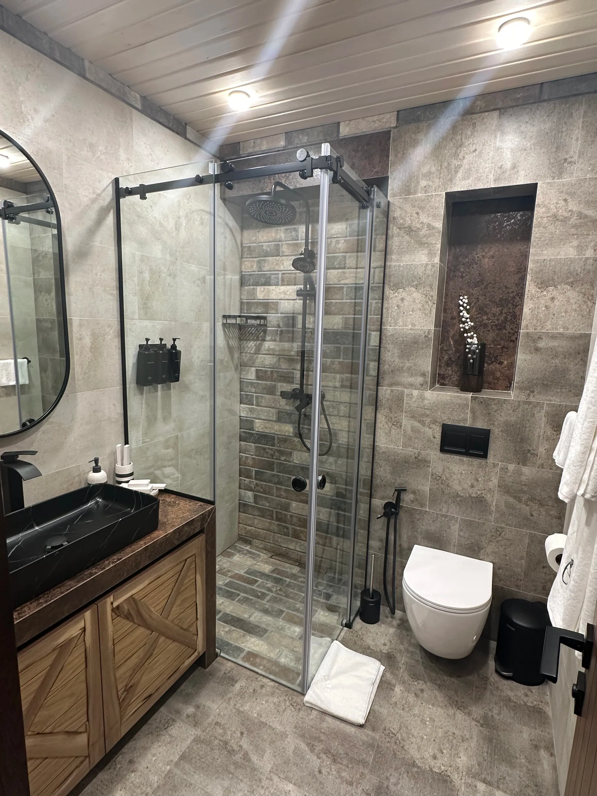 room 3 bathroom 1