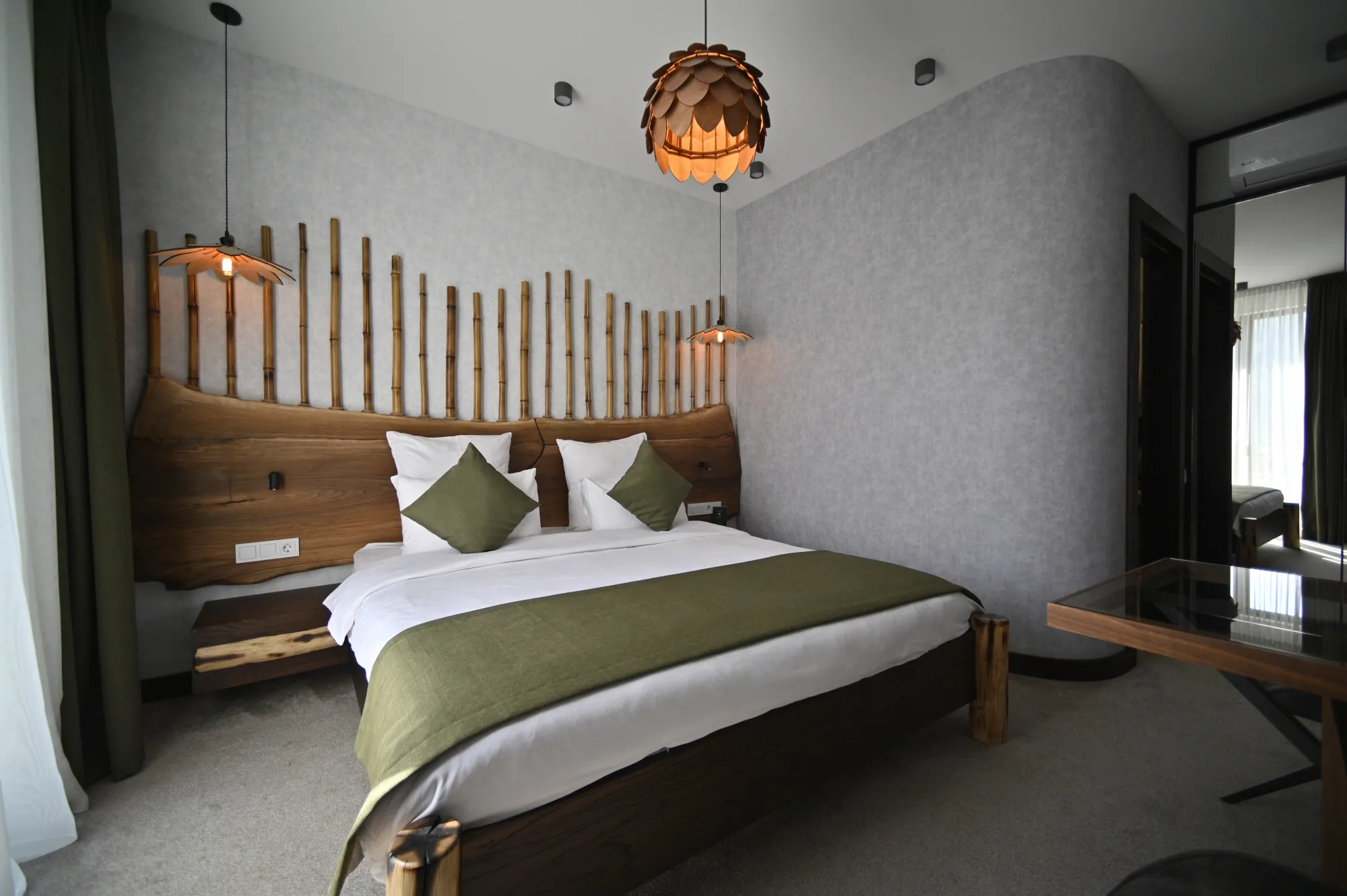 room 4 1st image