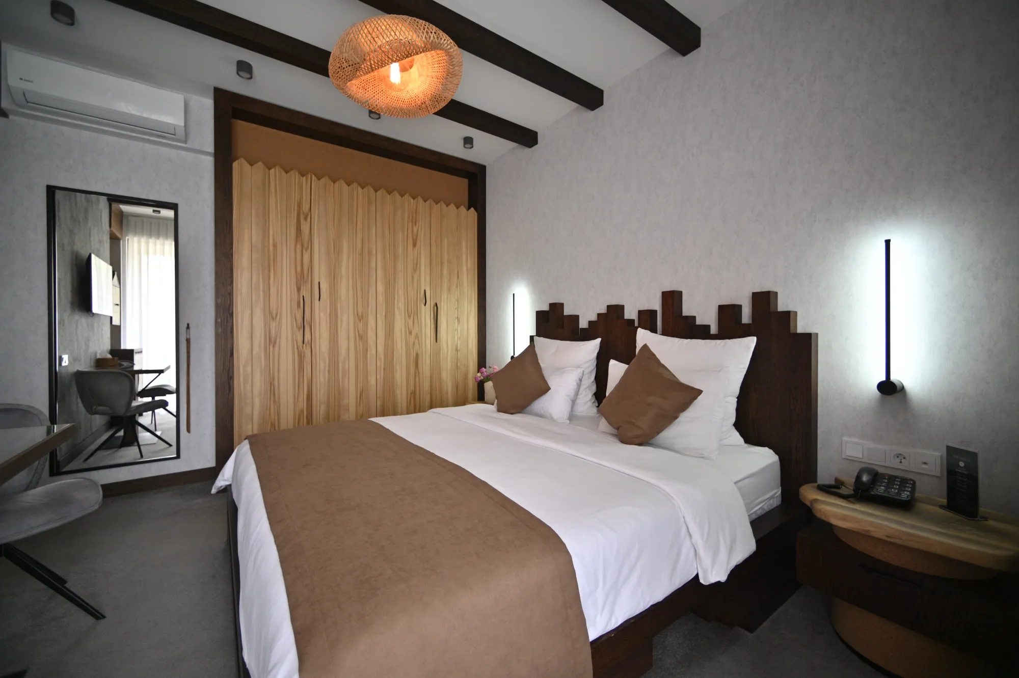 room 5 3rd image
