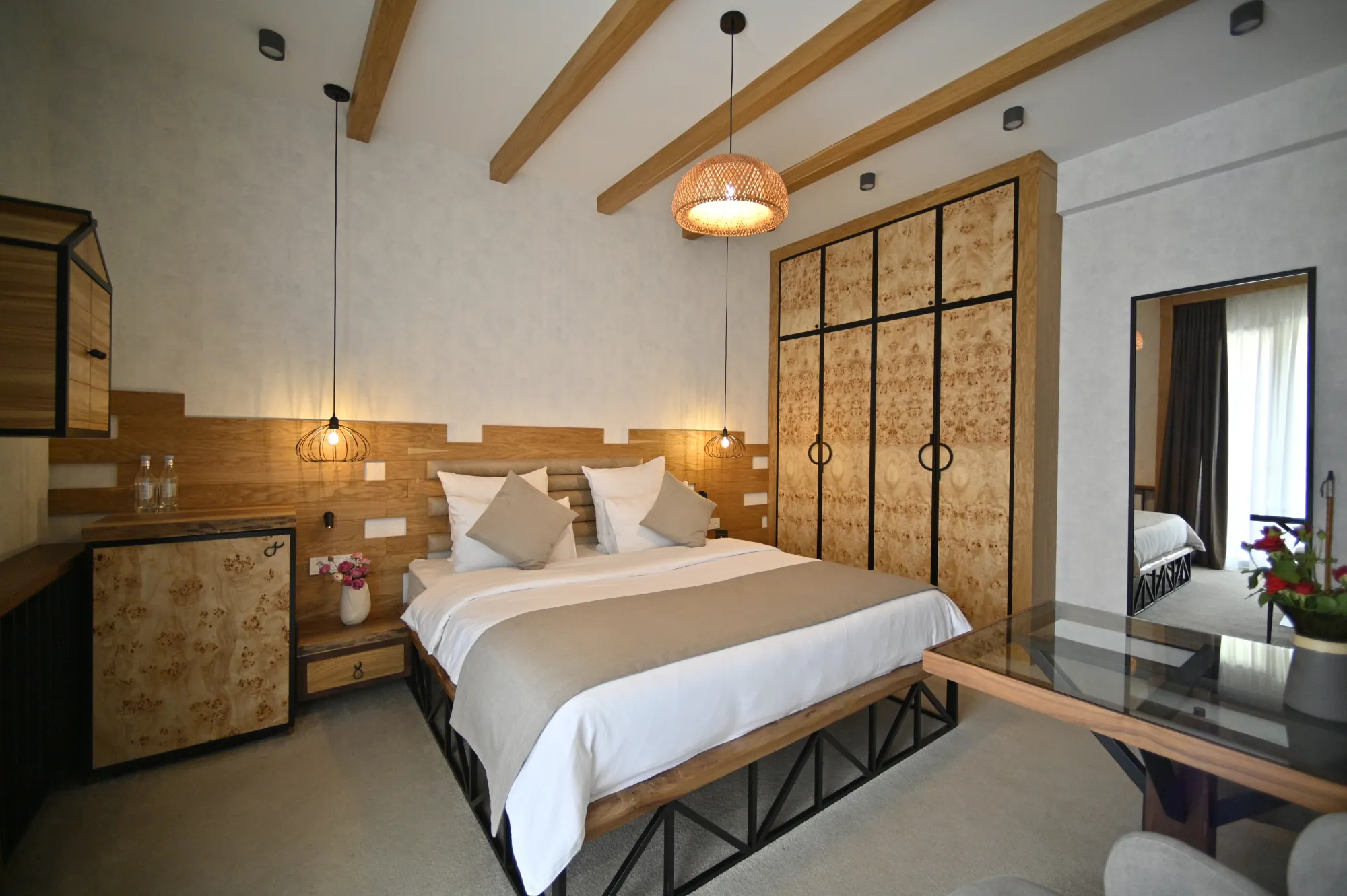 room 6 3rd image