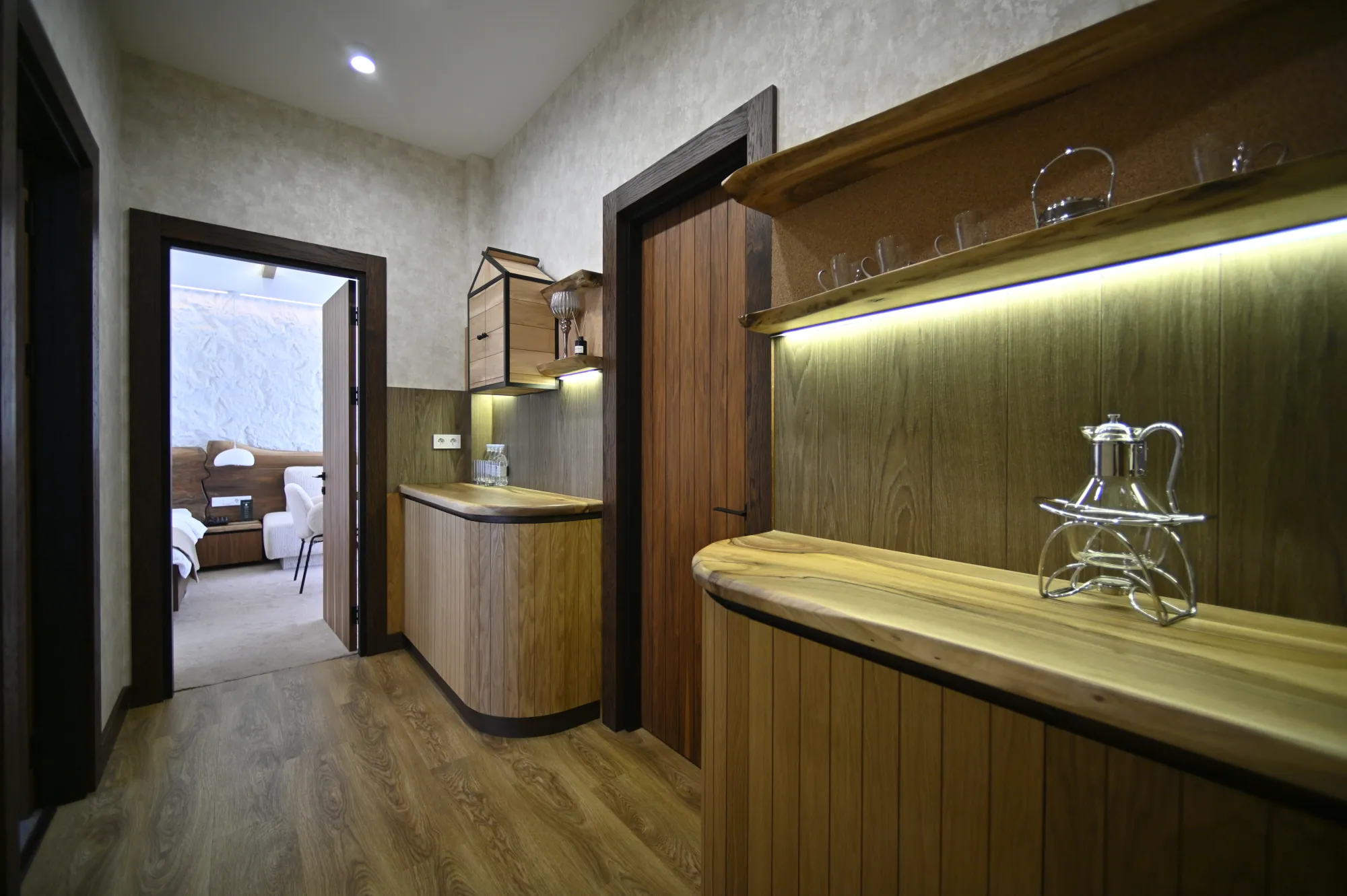 room 7 corridor