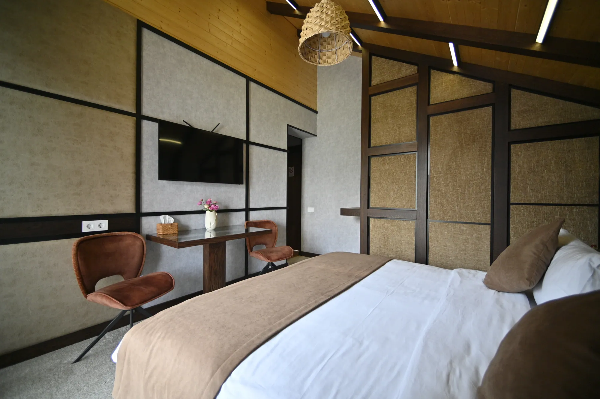 room 9 3rd image